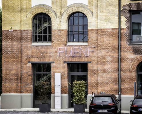Alubau Puhlmann Fassaden und Fensterbau Holzsilo Düsseldorf