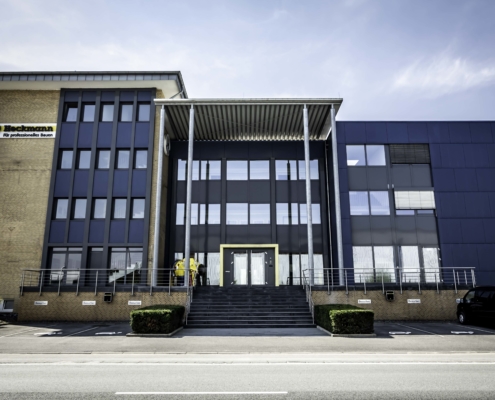 Alubau Puhlmann Fassaden und Fensterbau MB Autohaus Bernhard Heckmann Hamm