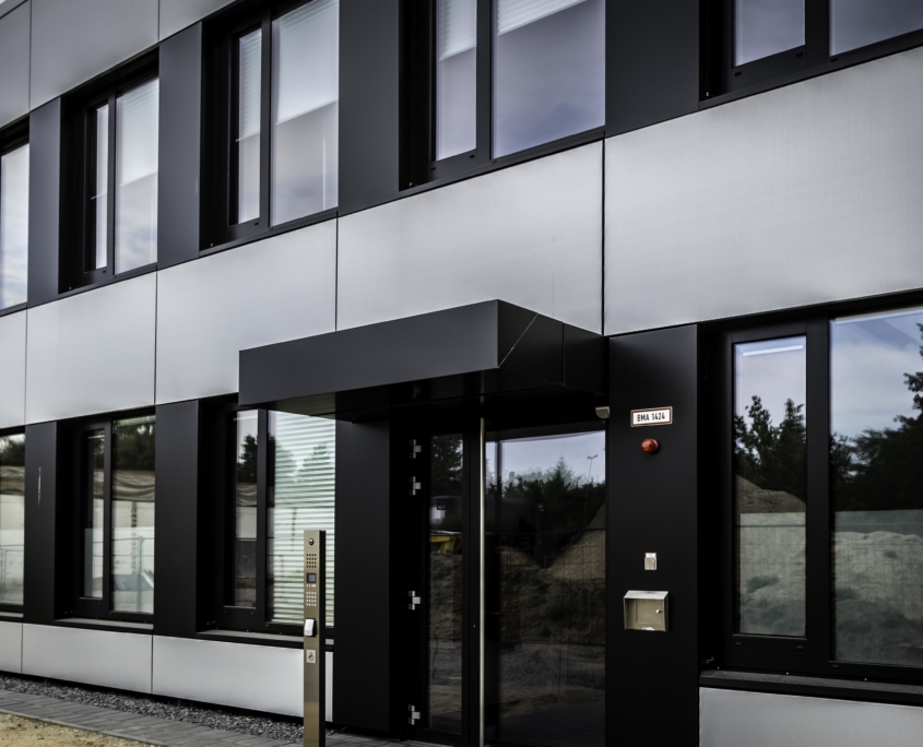 Türen aus Aluminium, Aluminiumtüren, Alubau Puhlmann Fassadenbau und Fensterbau TDZ Stadtarchiv Krefeld
